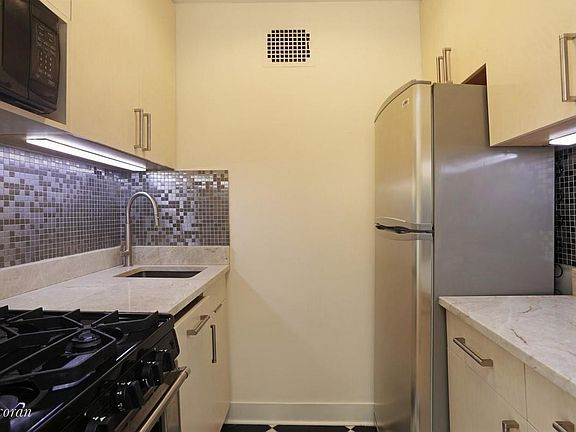3rd image of 411 E 53rd St APT 6J