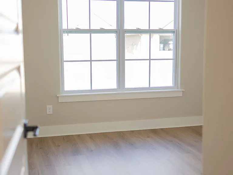 881 Pinnacle St — Photo 8