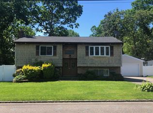 14 Bliss St, West Babylon, NY 11704