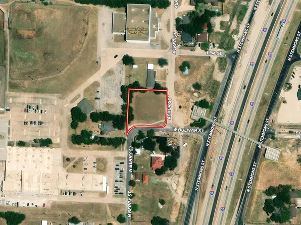 1605 Bolivar St, Sanger, TX 76266