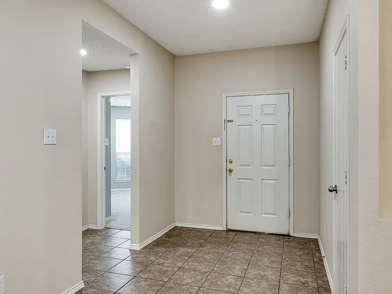9905 Tyler Dr — Photo 16