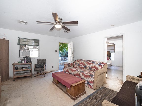 5th image of 373 S Magnolia Ave