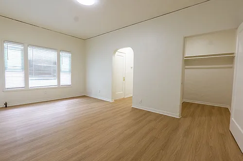 715 40th St Photo 1