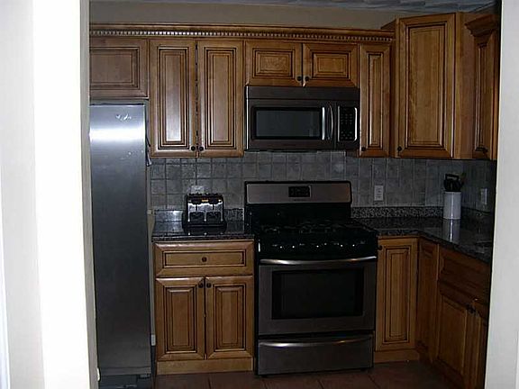 4th image of 56 Remington Farm Dr
