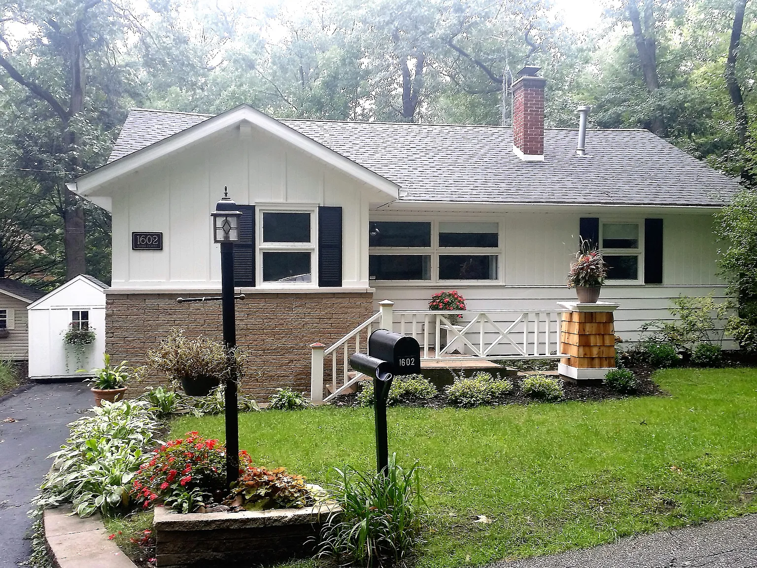1602 Oaks Ct photo 1