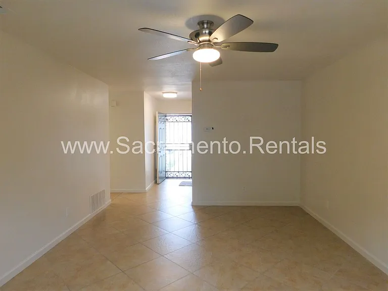 101 Kennelford Cir — Photo 3