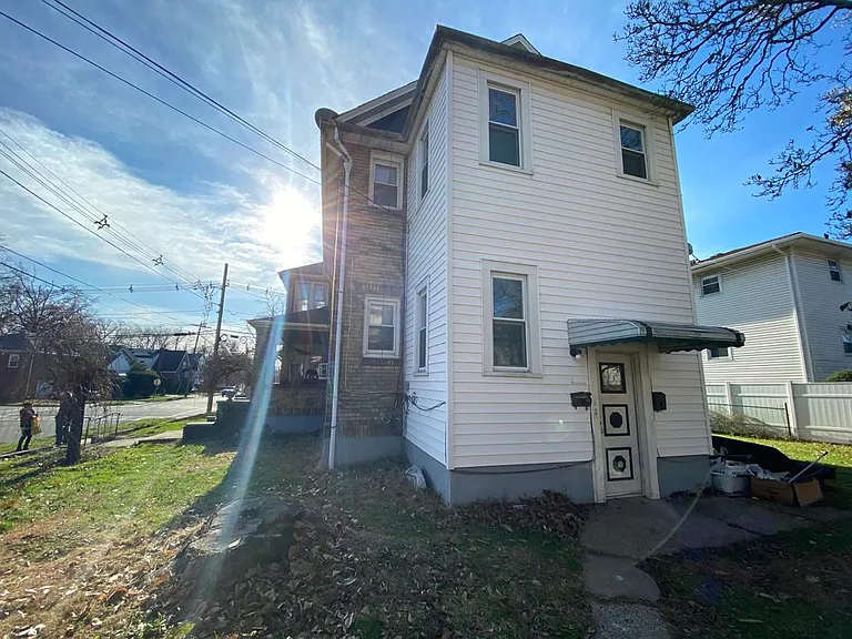 200 Maple Ave #2 — Photo 19