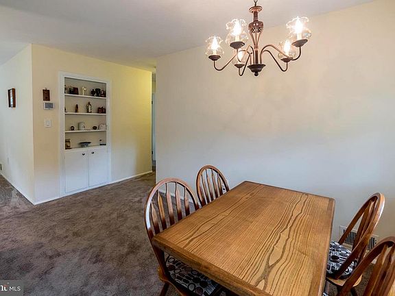 5th image of 13010 Saint Charles Pl
