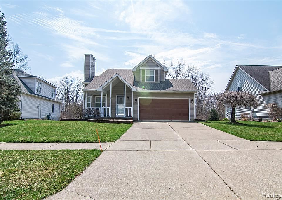 1st image of 2307 Blue Heron Ct