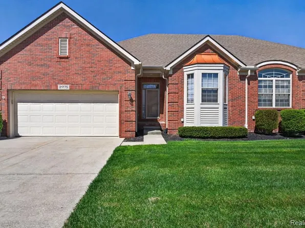 21775 Mary Rose Dr, Macomb, MI 48044