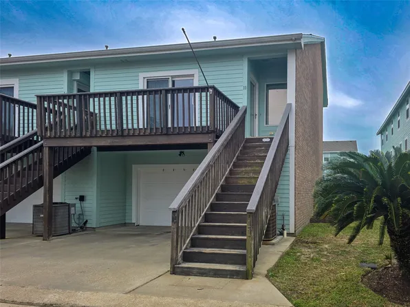 3100 75th St APT 11, Galveston, TX 77551