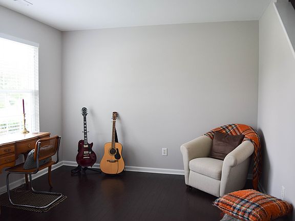 5th image of 2681 Sir Thomas Way