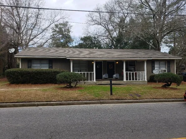 311 N Grady St, Claxton, GA 30417