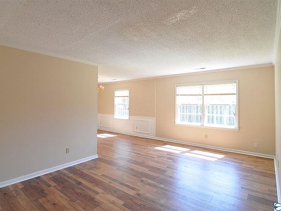 5th image of 2602 Excalibur Dr SE