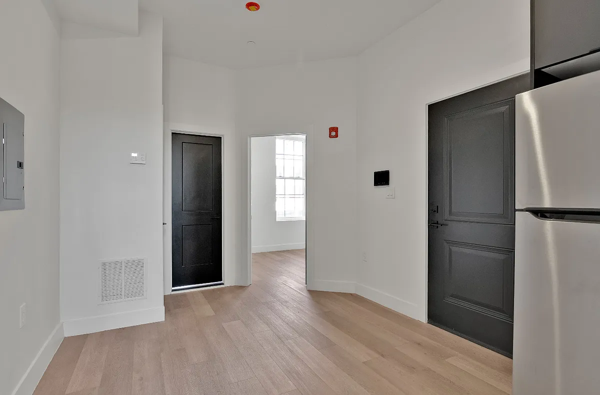 Building Photo - 3138 N Broad St #2
