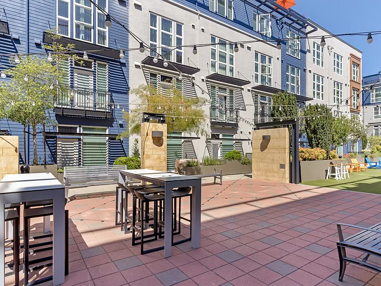 Domain Apartments — Photo 32