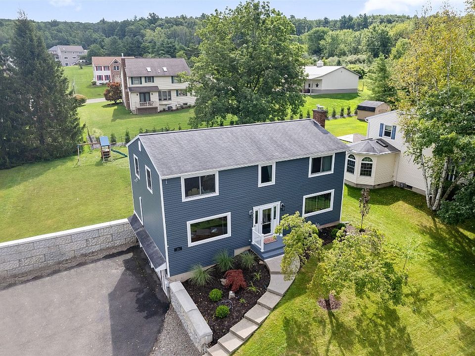 1st image of 11 Oakwood Dr