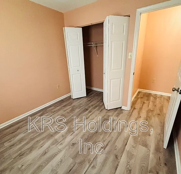 1235 Thomas Jefferson Pl — Photo 18