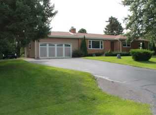 24189 Hillcrest Dr, Sterling, IL 61081