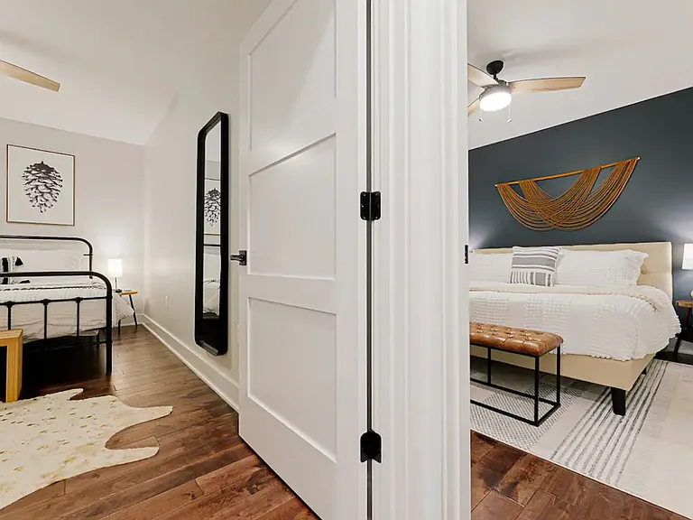 122 College St #202 — Photo 3