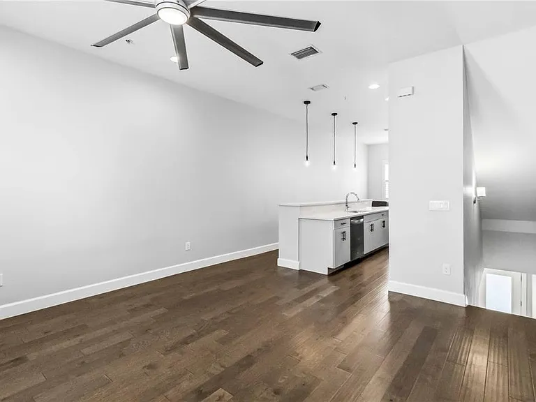 1332 W Gray St #5 — Photo 20
