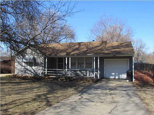 1st image of 1605 Highland Dr