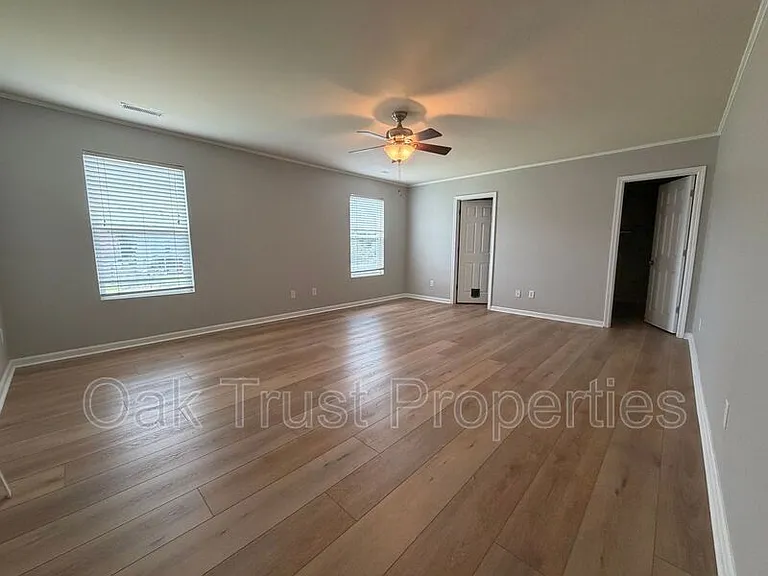 701 Greymohr Ln — Photo 18