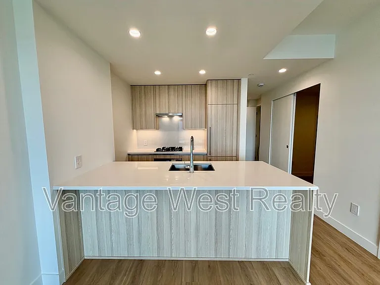 1626 Water St #2403 — Photo 4