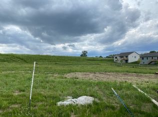 115 Crossroads Ct, Polk City, IA 50226