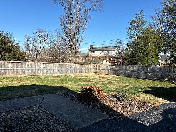4th image of 646 Cottonwood Dr