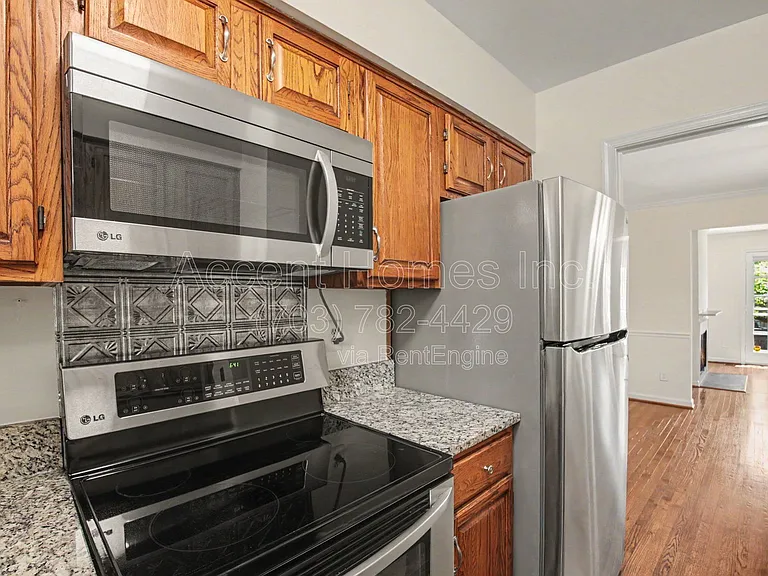 449 Old Town Ct — Photo 7