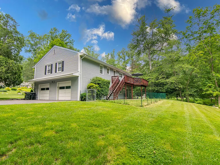 113 Dogwood Ln — Photo 24