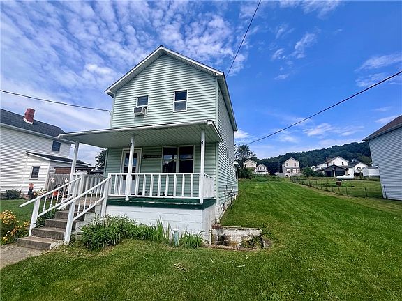 3rd image of 410 1st St