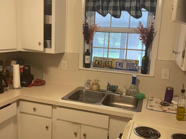 3851 Brewster St, Dearborn, MI 48120