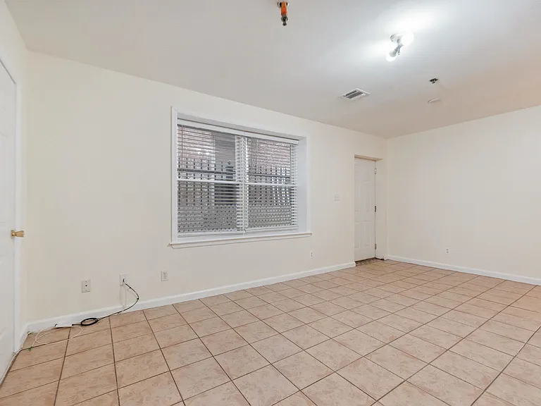 2705 Central Ave #1 — Photo 5