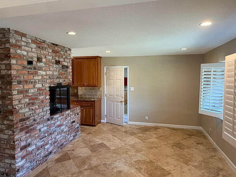 7422 Fallenleaf Ln — Photo 3