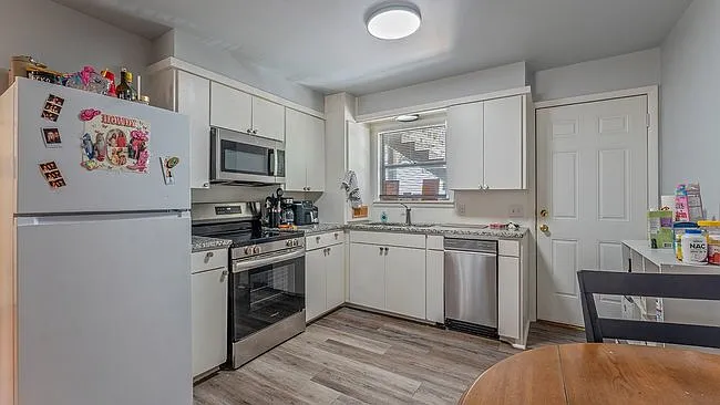 2 bed, 1.0 bath, 780 sqft, $1,445 — Photo 3