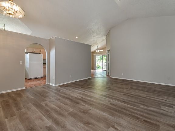 4th image of 11015 Felton Ct