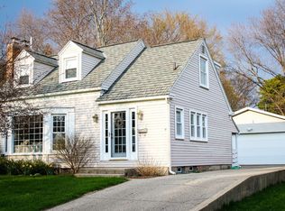 1306 Sheldon Rd, Grand Haven, MI 49417