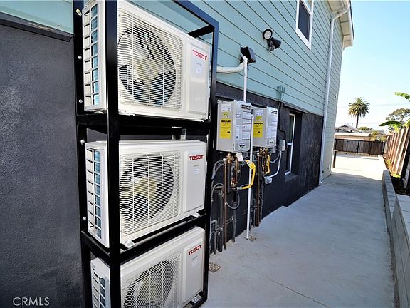 4th image of 658 W Sepulveda St