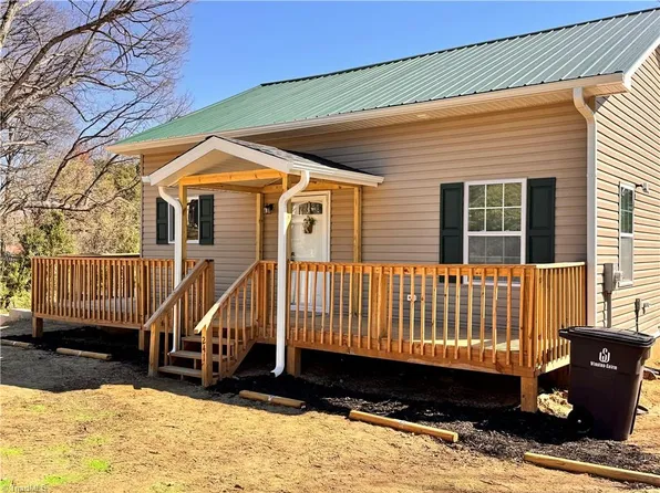 241 Forest Hill Ave, Winston Salem, NC 27105