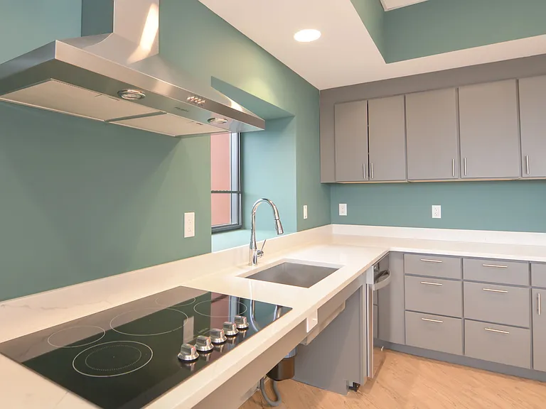 808-812 Memorial Drive II — Photo 8
