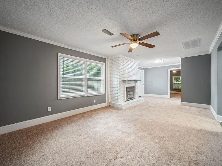 438 E Charlotte Ave #1 — Photo 14