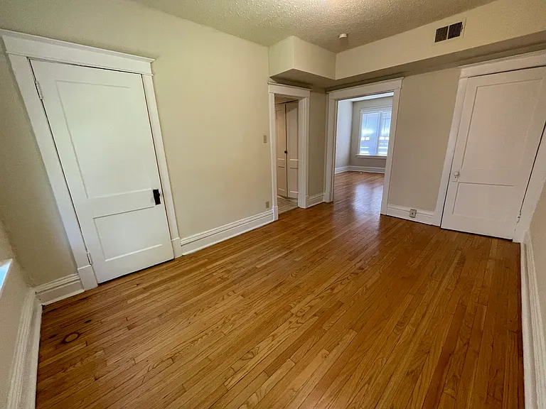6652 Washington Ave — Photo 7