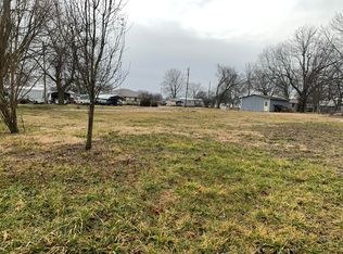 715 Rosebriar St, Mount Vernon, MO 65712