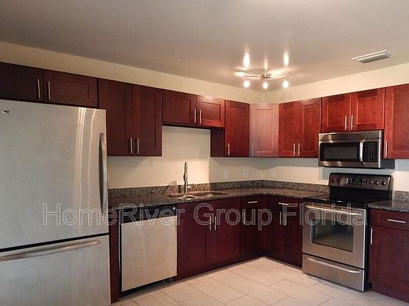 4th image of 8125 Woodduck Dr