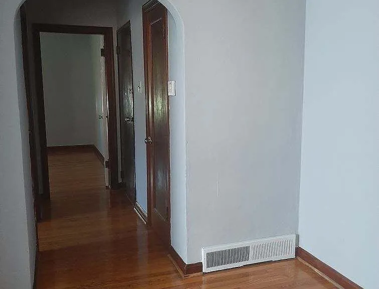 4125 Michigan Ave #2 — Photo 2