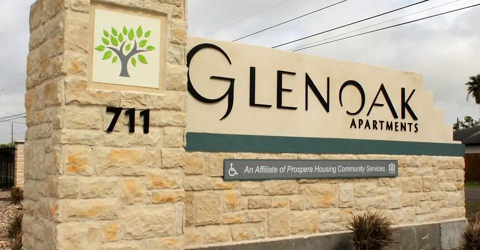 1st image of 711 Glenoak Dr #211