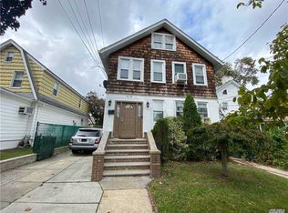 1424 156th St, Whitestone, NY 11357
