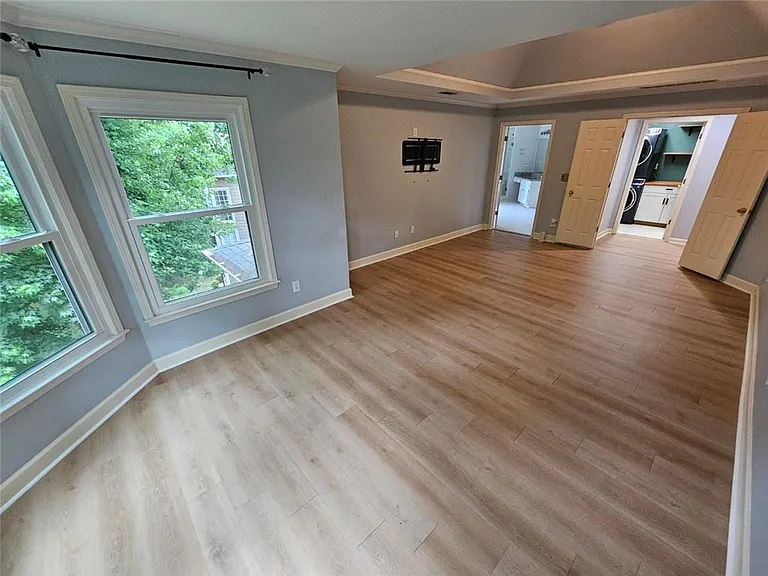 430 Eastbourne Way — Photo 15